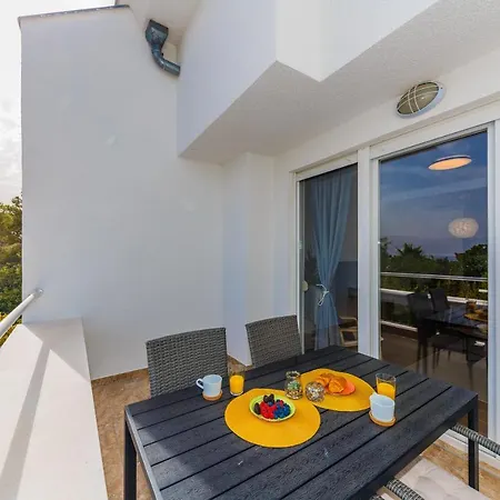 アパート Maestral